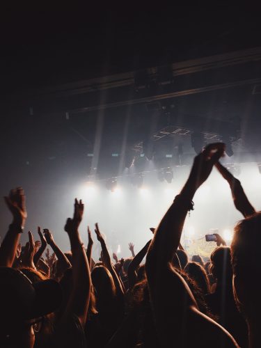 applause-audience-concert-2147029
